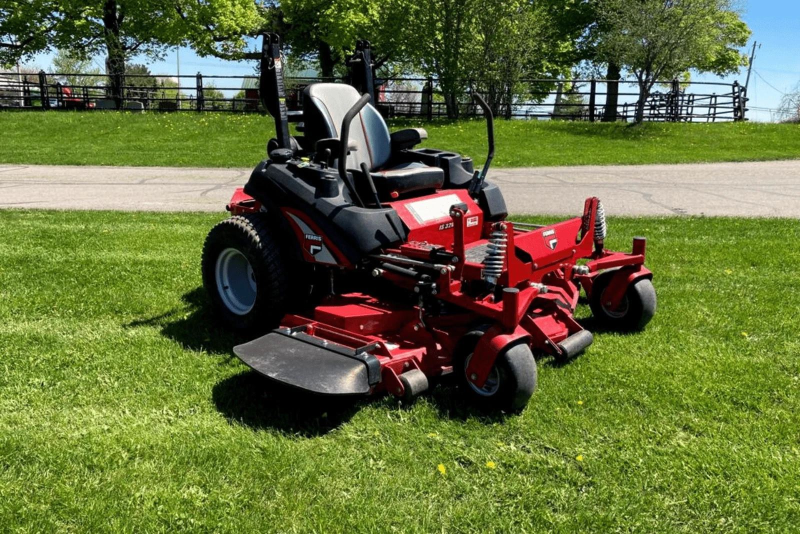 Ferris zero 2024 turn lawn mower