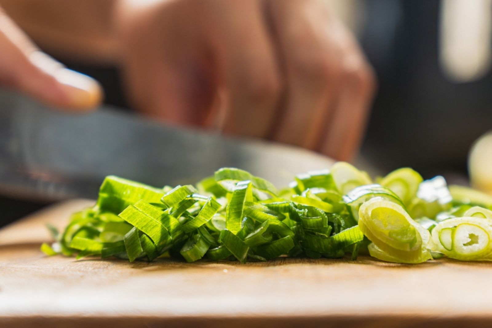 cutting green onion