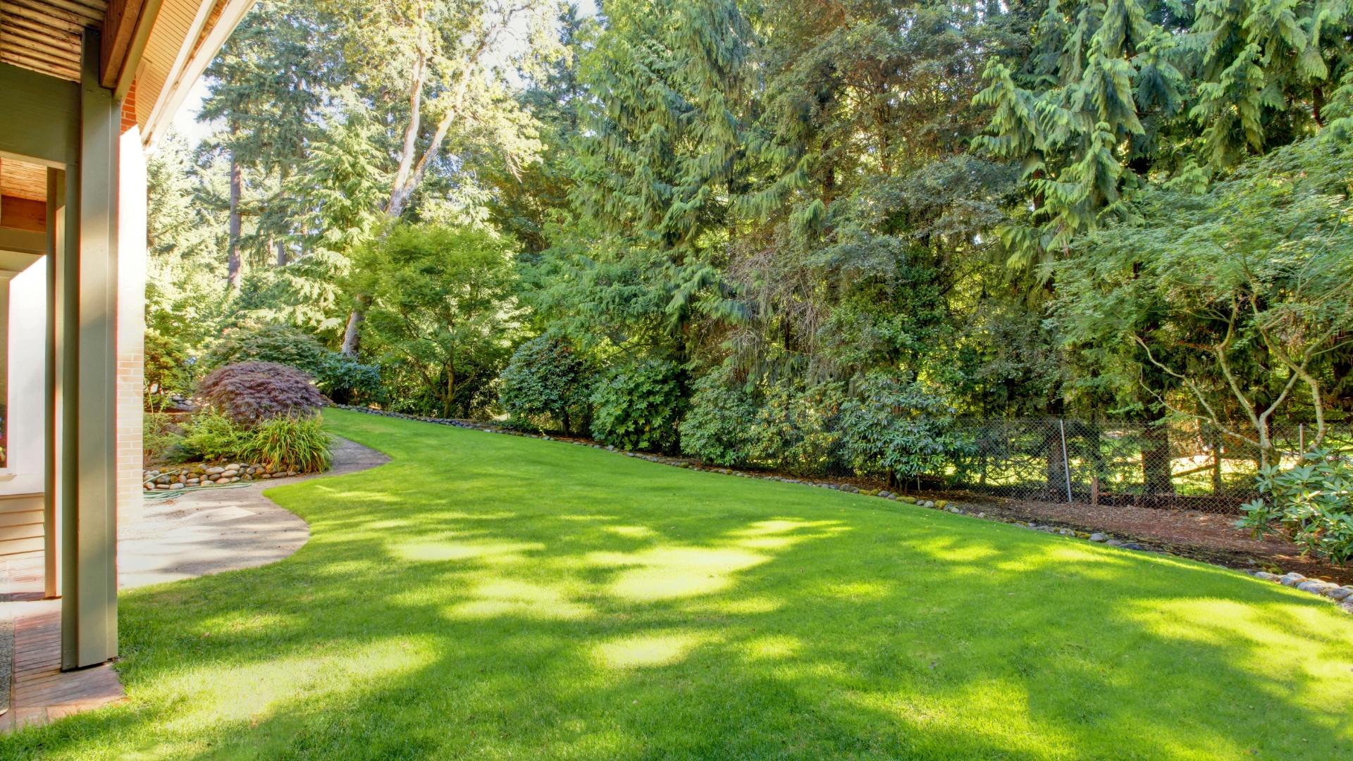 If You Want Your Lawn Lush And Green, Follow These 7 Spring Care Steps