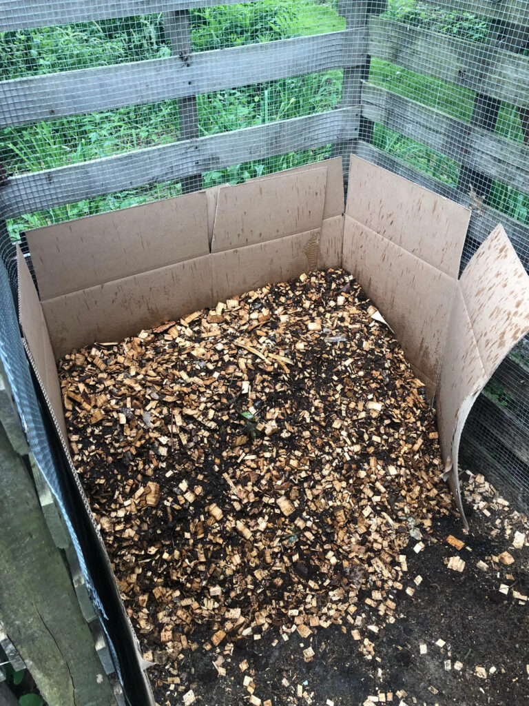 Wood chips and coffee grounds