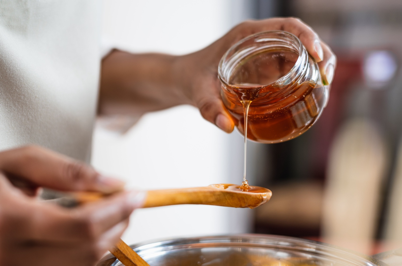 Honey pouring