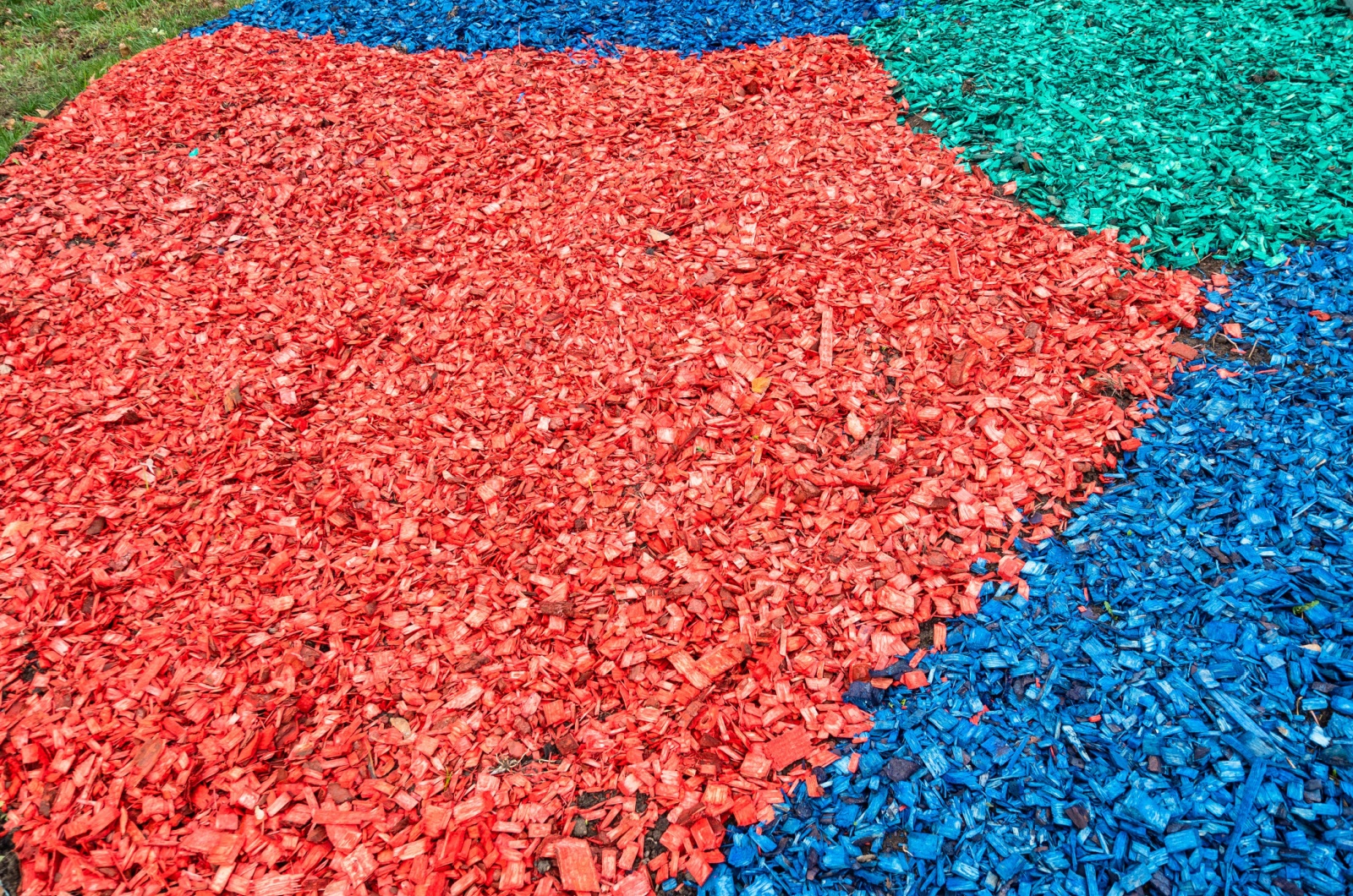 colored layers of wooden mulch