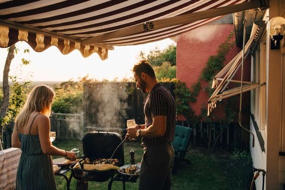 couple grilling