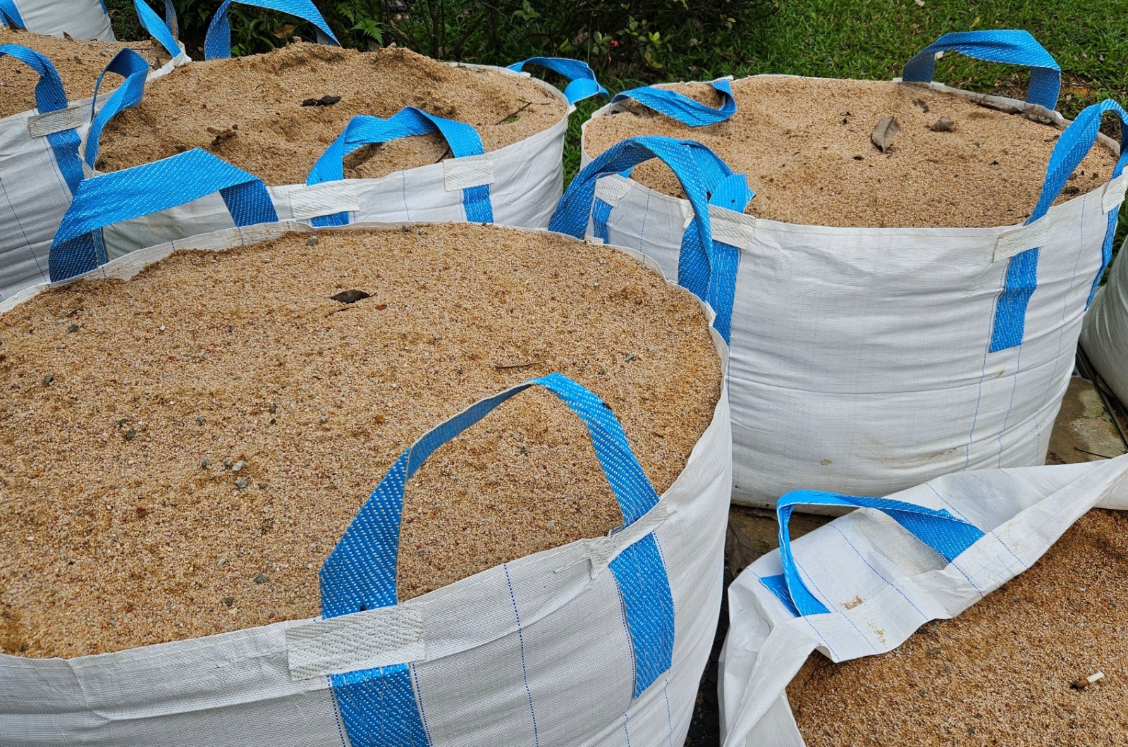 bags of coarse construction sand