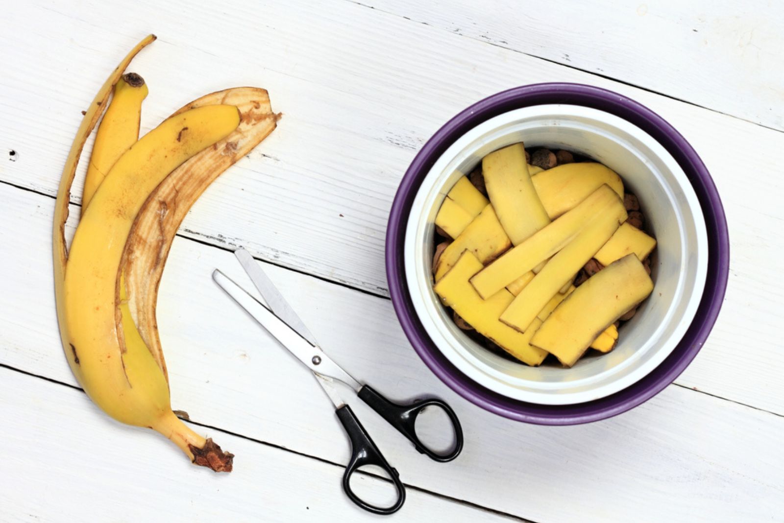 banana peel leftovers with sccisors