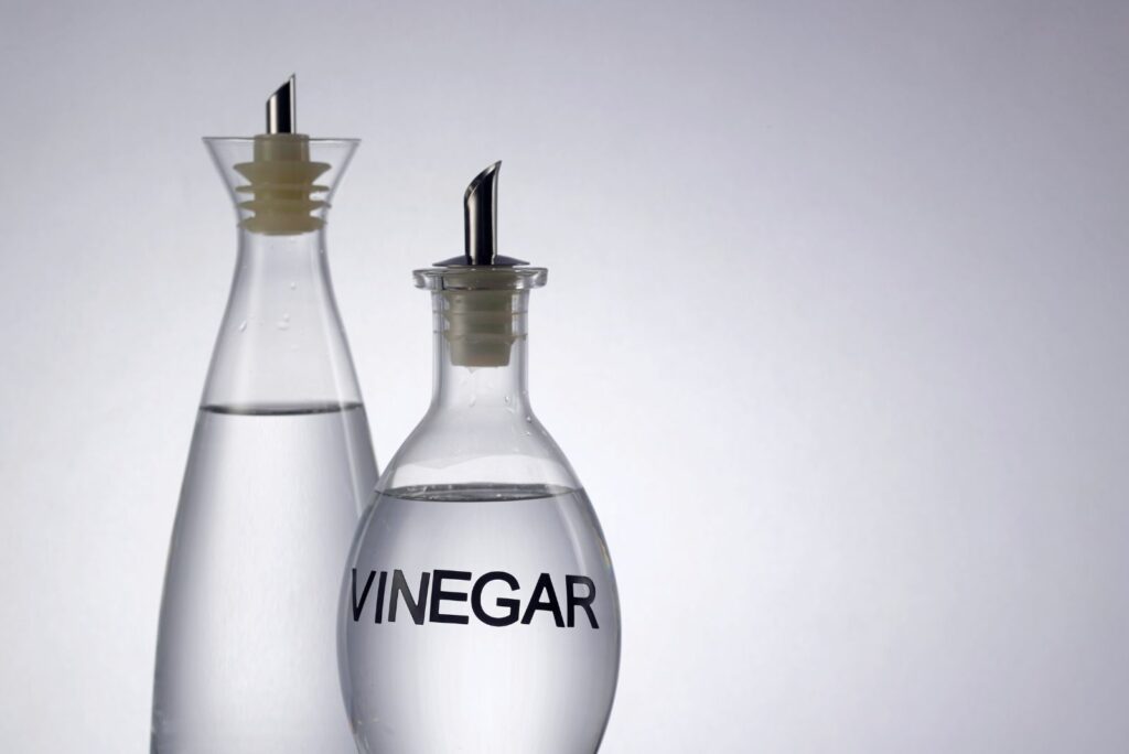 distilled white vinegar