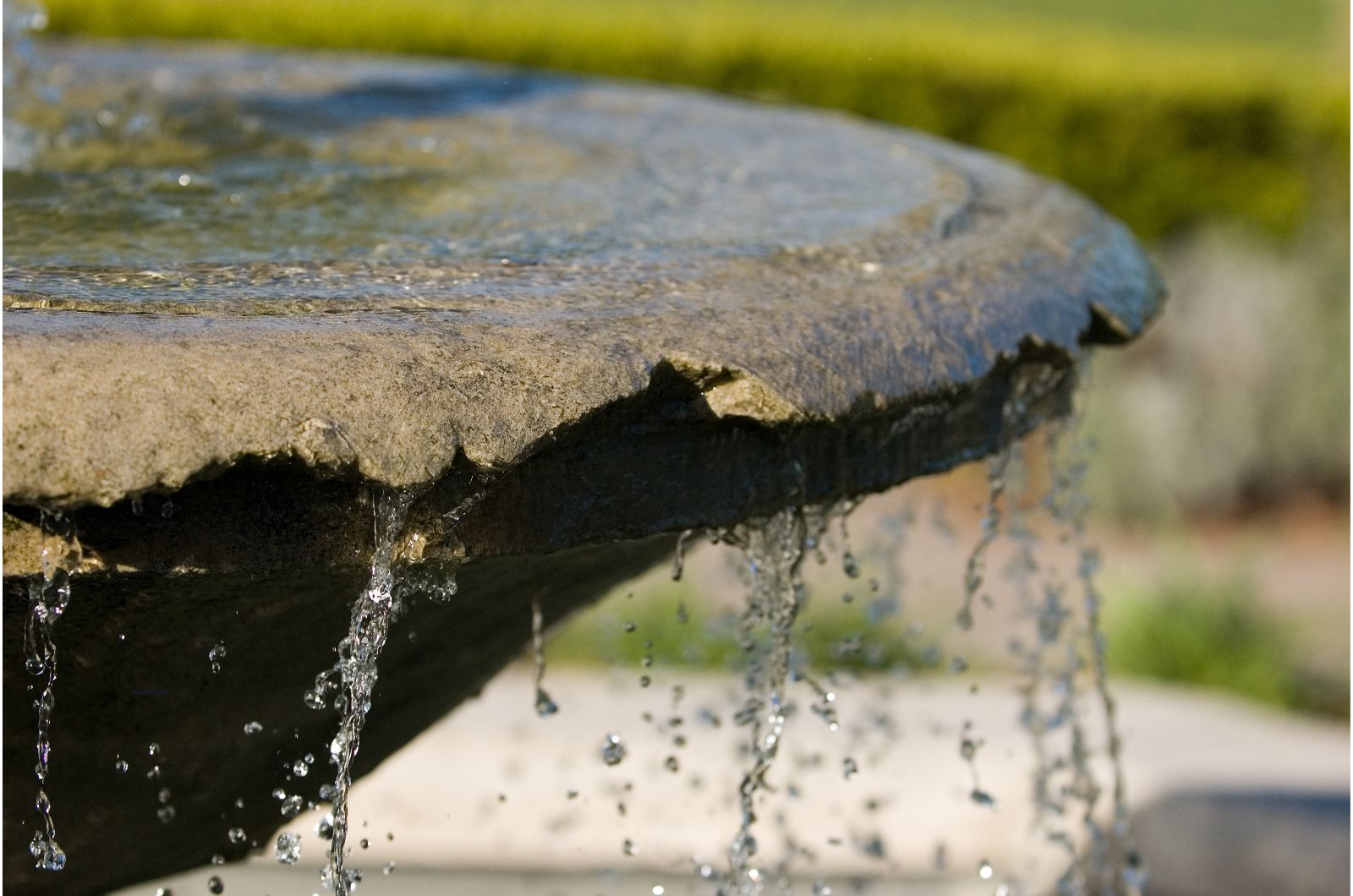 fountain birdbath