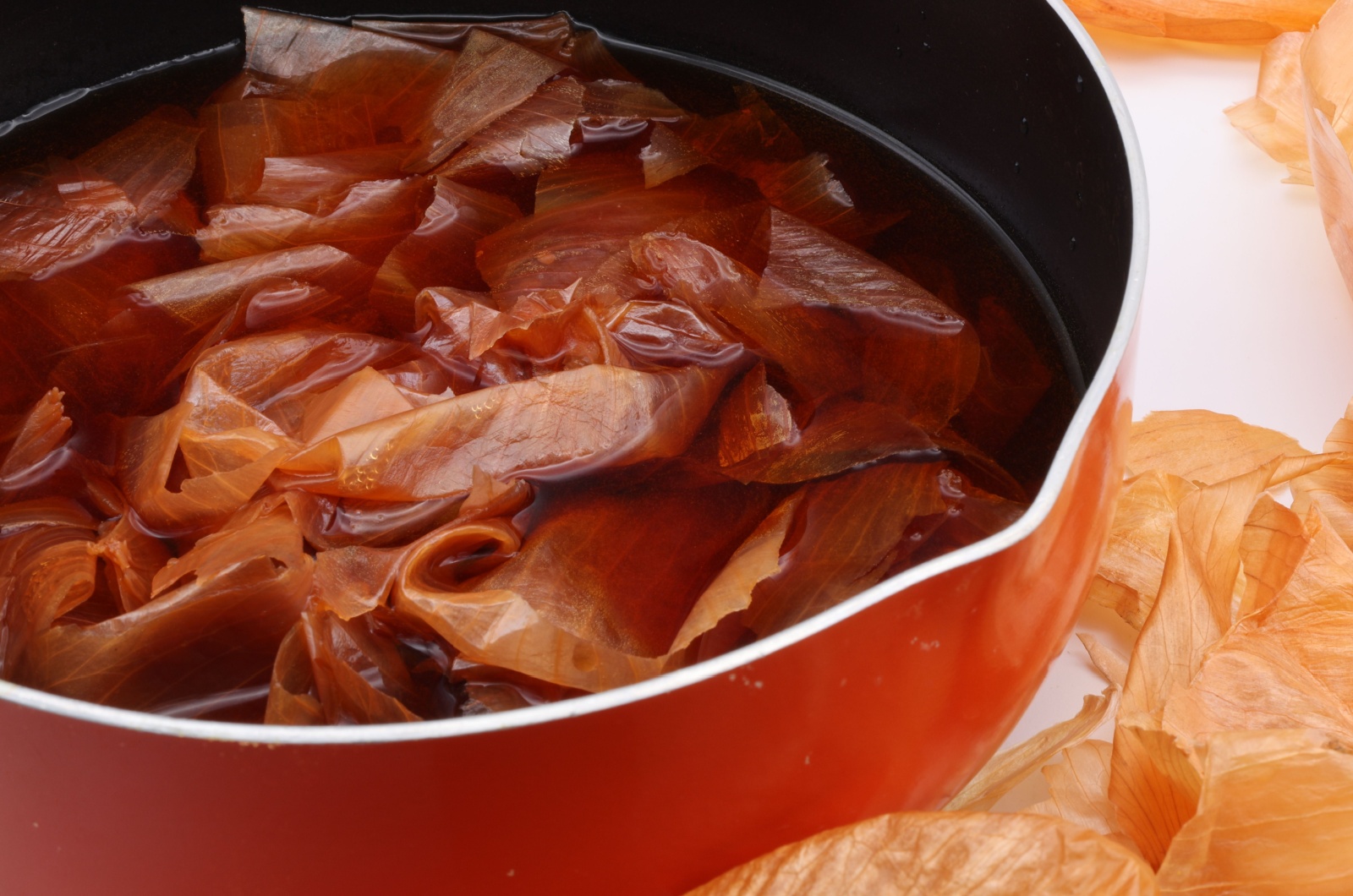 onion skins in pot