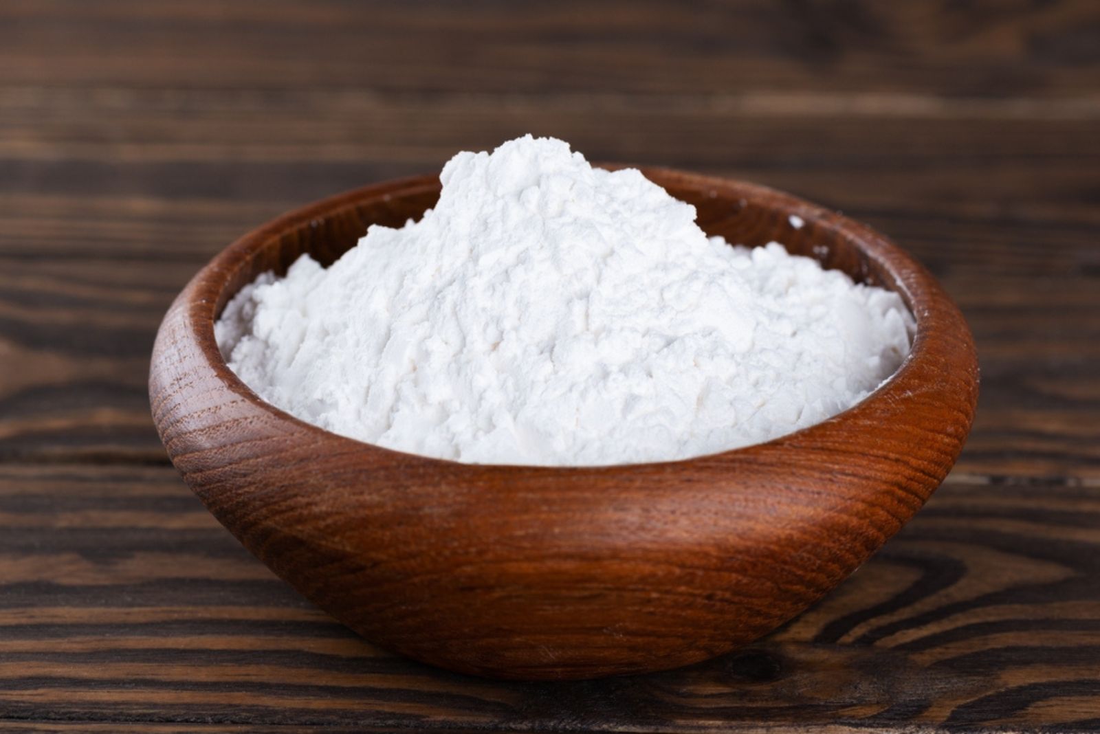 potato starch in wooden bowl