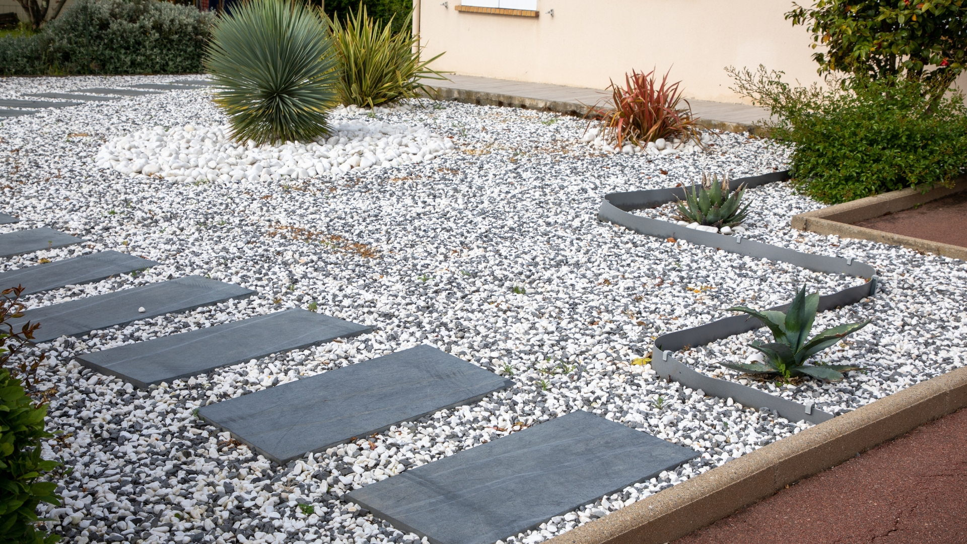 20 Mistakes Everyone Makes When Using Gravel In Landscaping