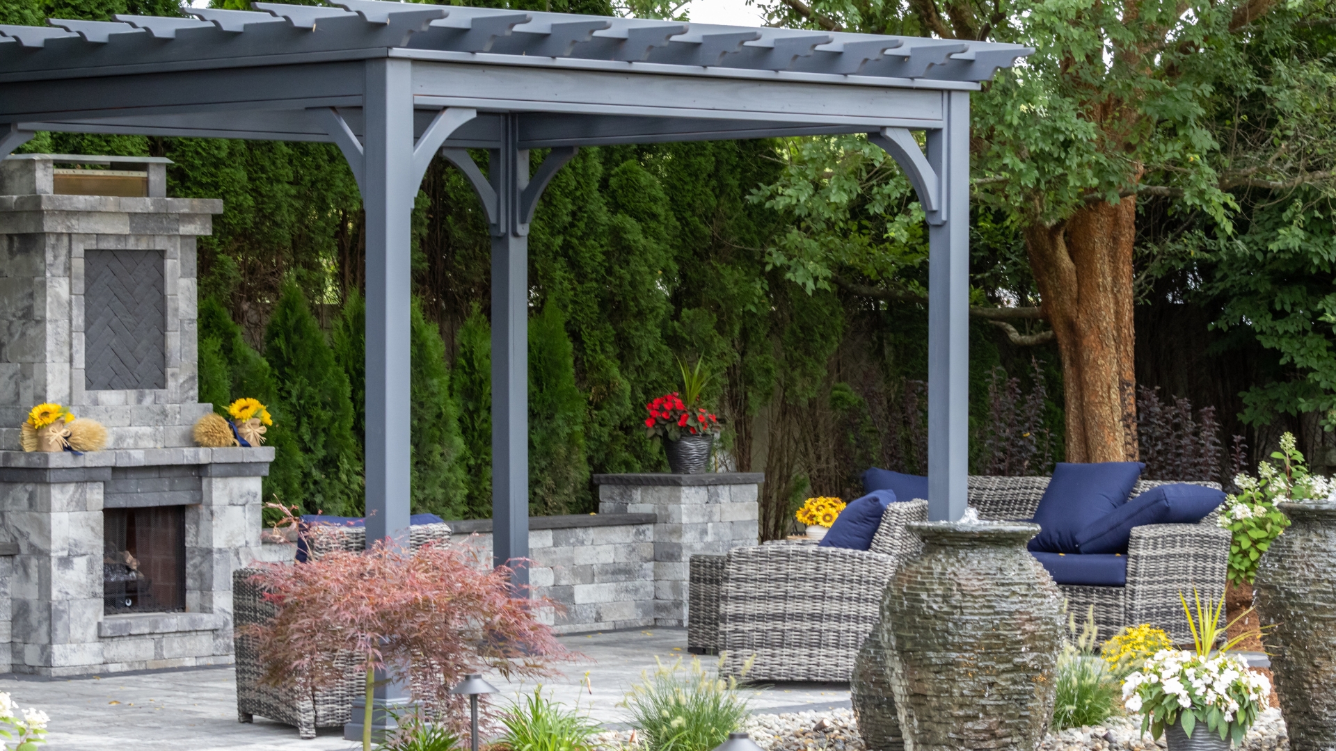 27 Charming Pergola Ideas That Will Help You Create a Backyard Oasis