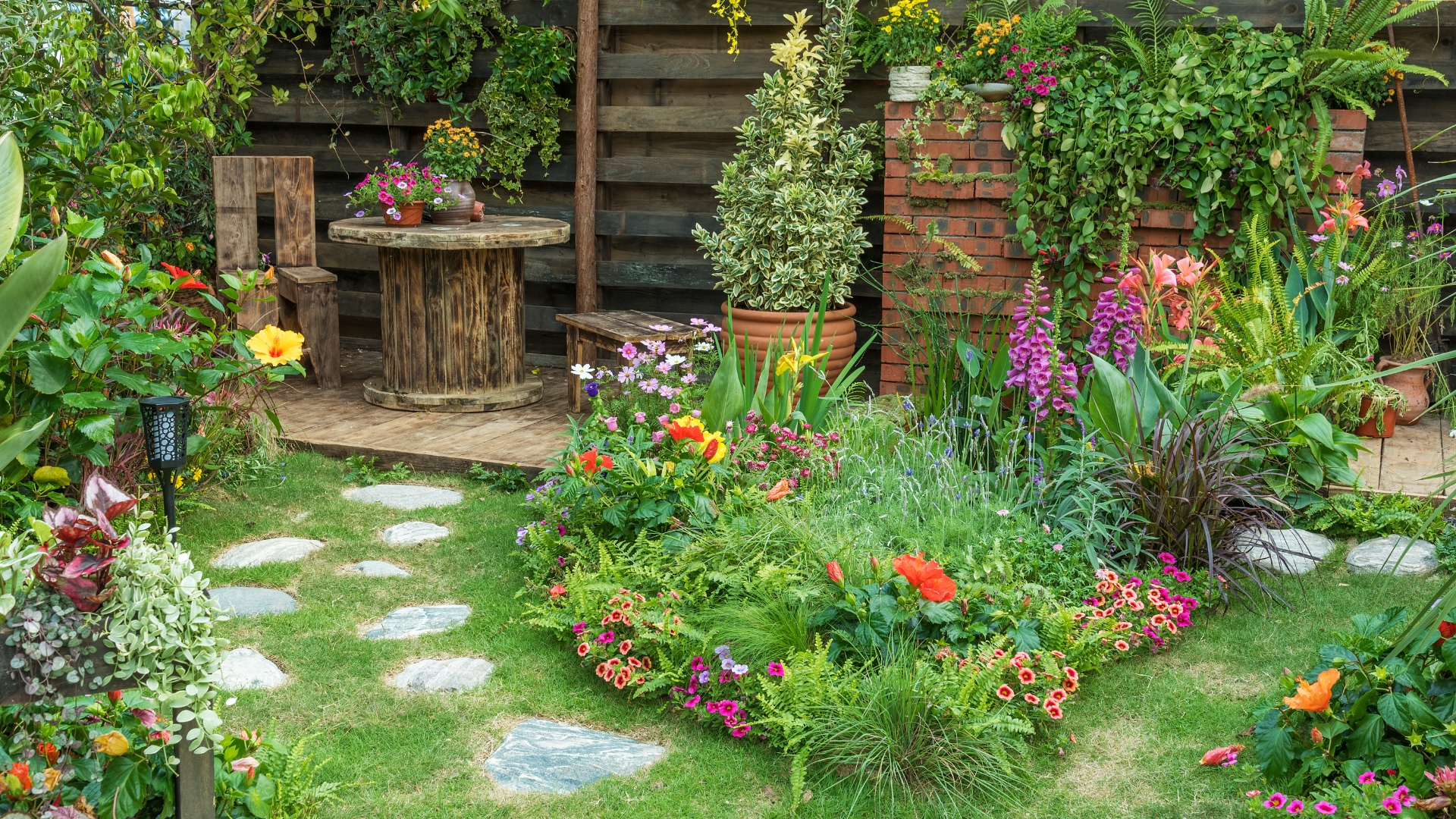 30 Simple Secrets For A Gorgeous Low-Maintenance Garden