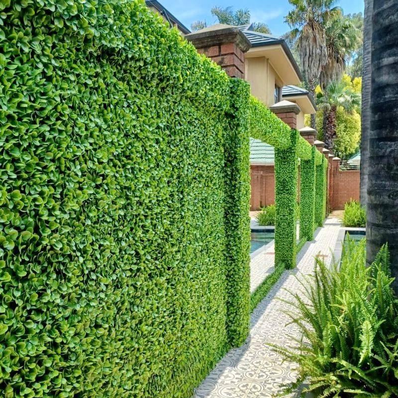 Artificial Hedges