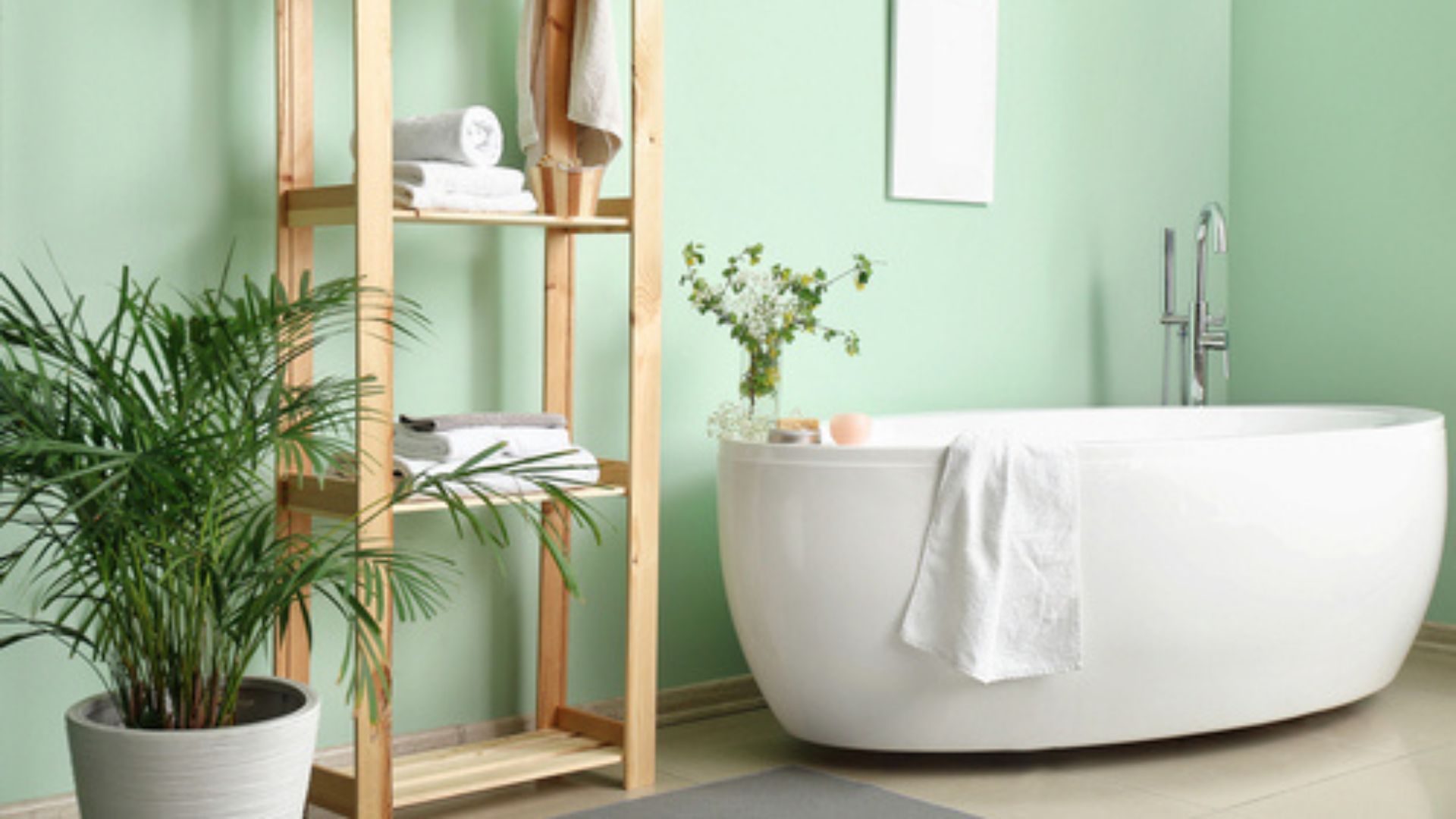 bathroom with indoor plants