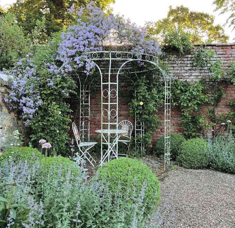 Vintage English Garden