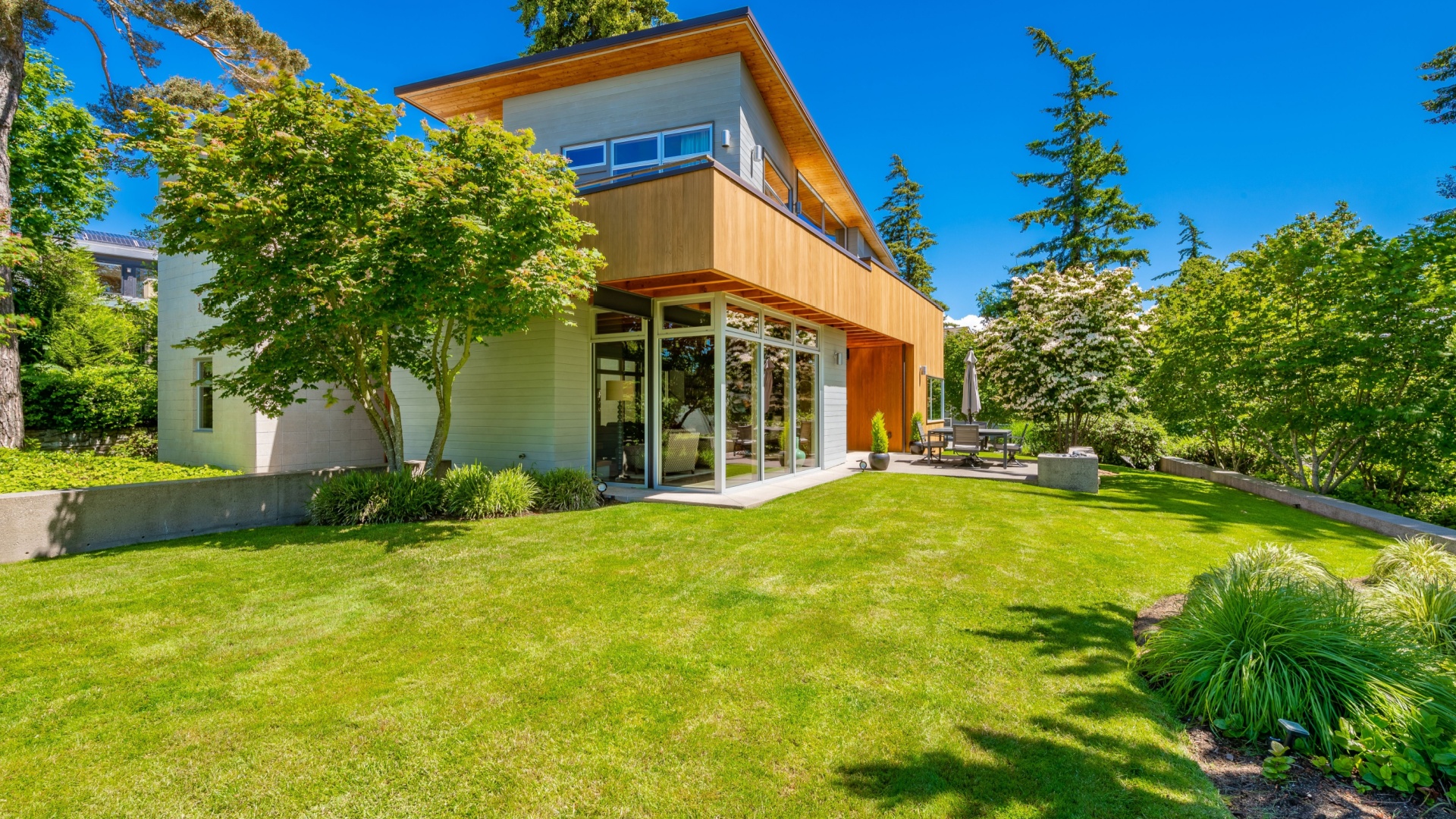 front yard lawn