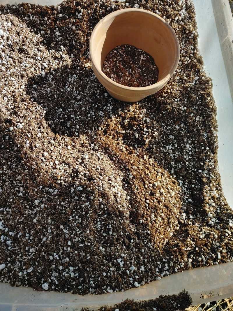 Perlite and Vermiculite Mix