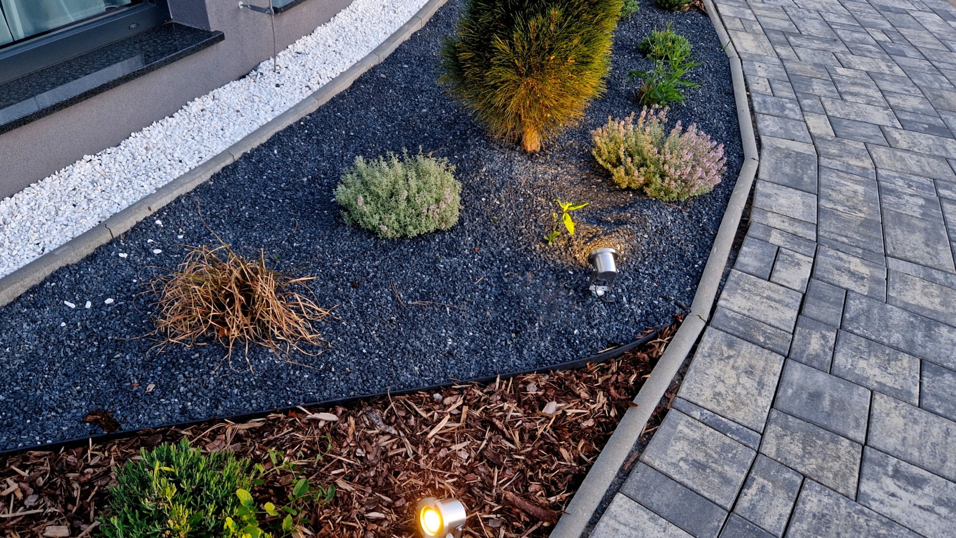 These 12 Brilliant Ideas Will Get You Free Mulch That’s Useful In The Garden
