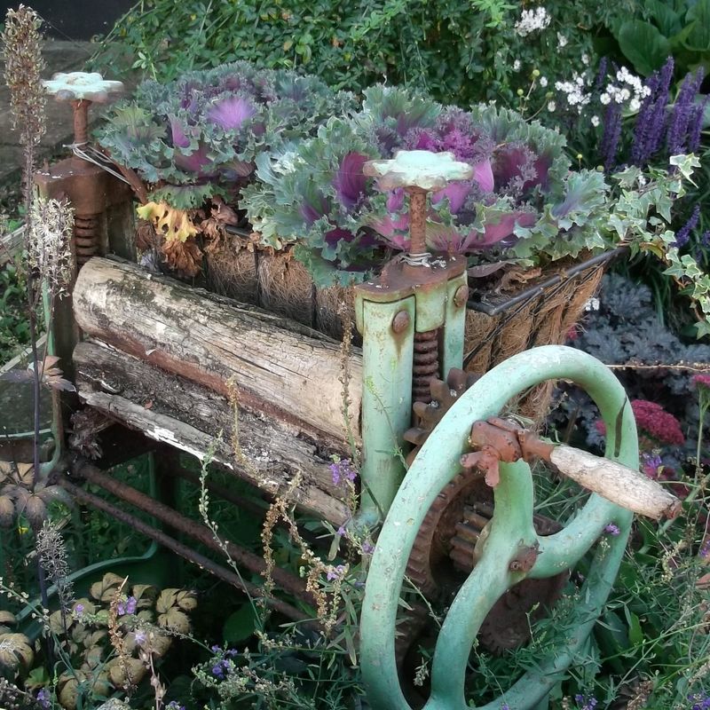 Wagon Wheel Planters