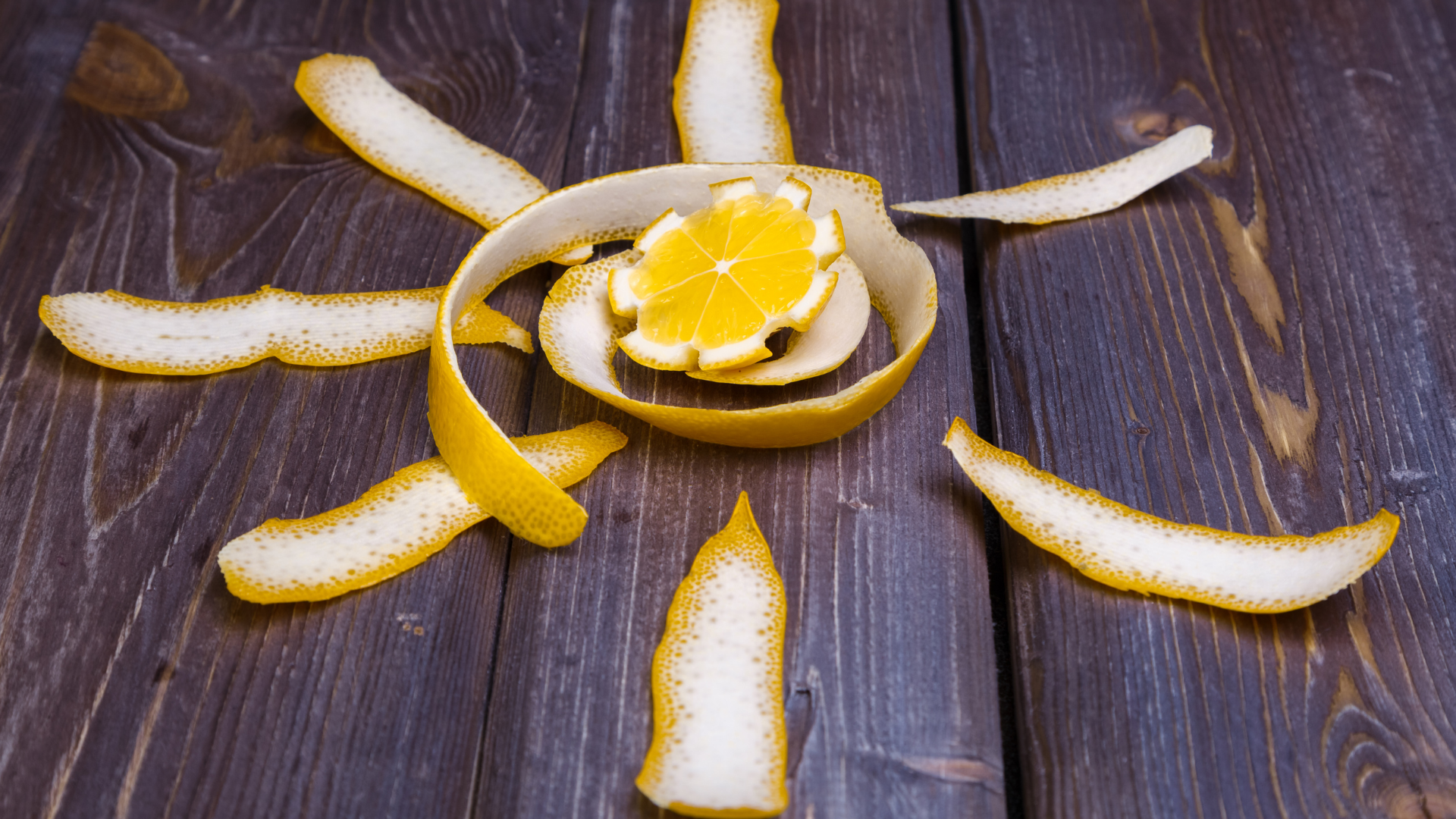 20 Surprising Ways To Use Lemon Peels Instead Of Throwing Them Away