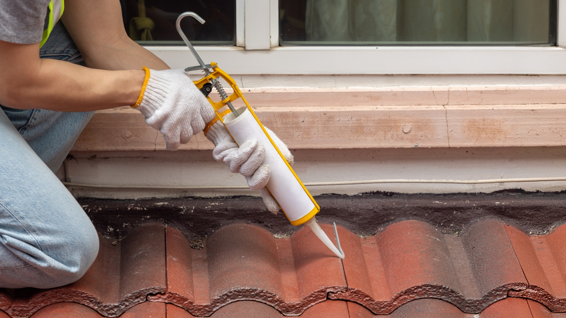 sealing cracks on the roof