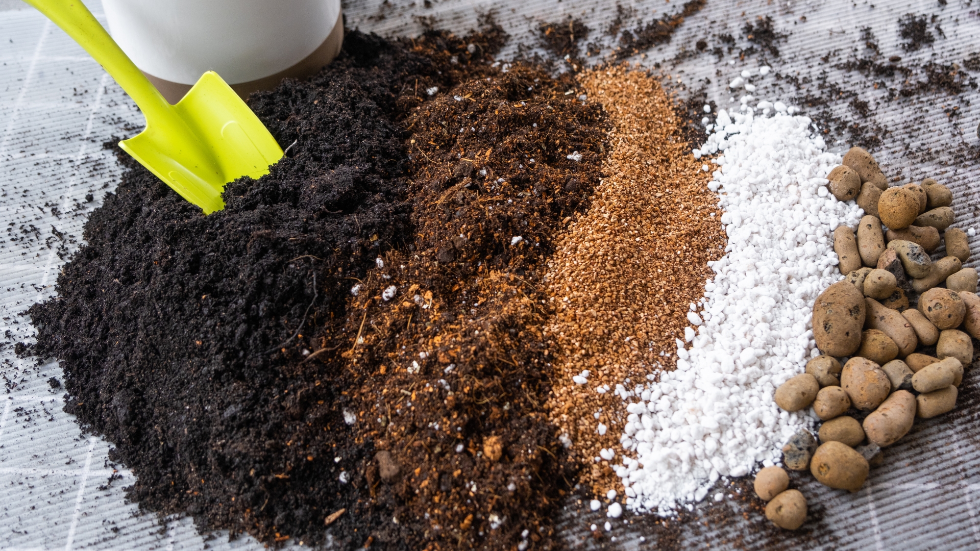 Best Soil Mixes For Indoor And Container Plants In April — 15 Tips To Help You Choose