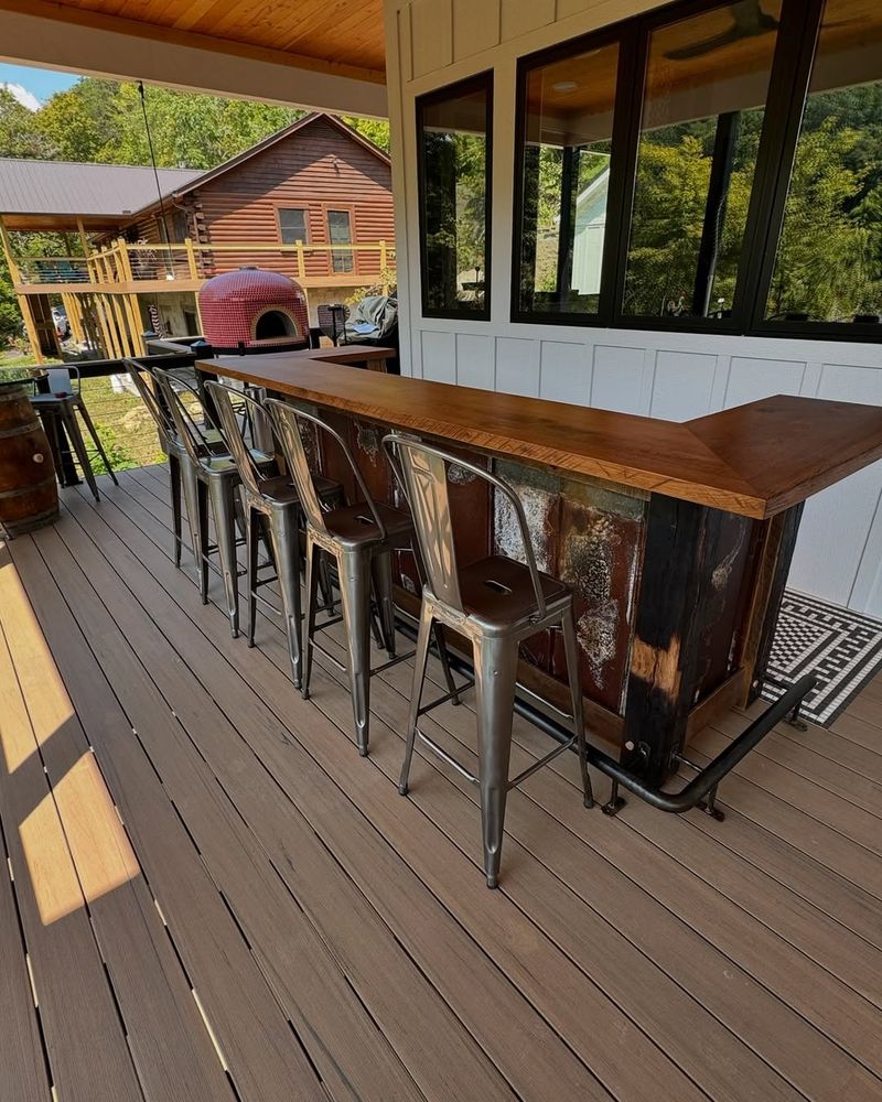 Deck with Built-In Bar