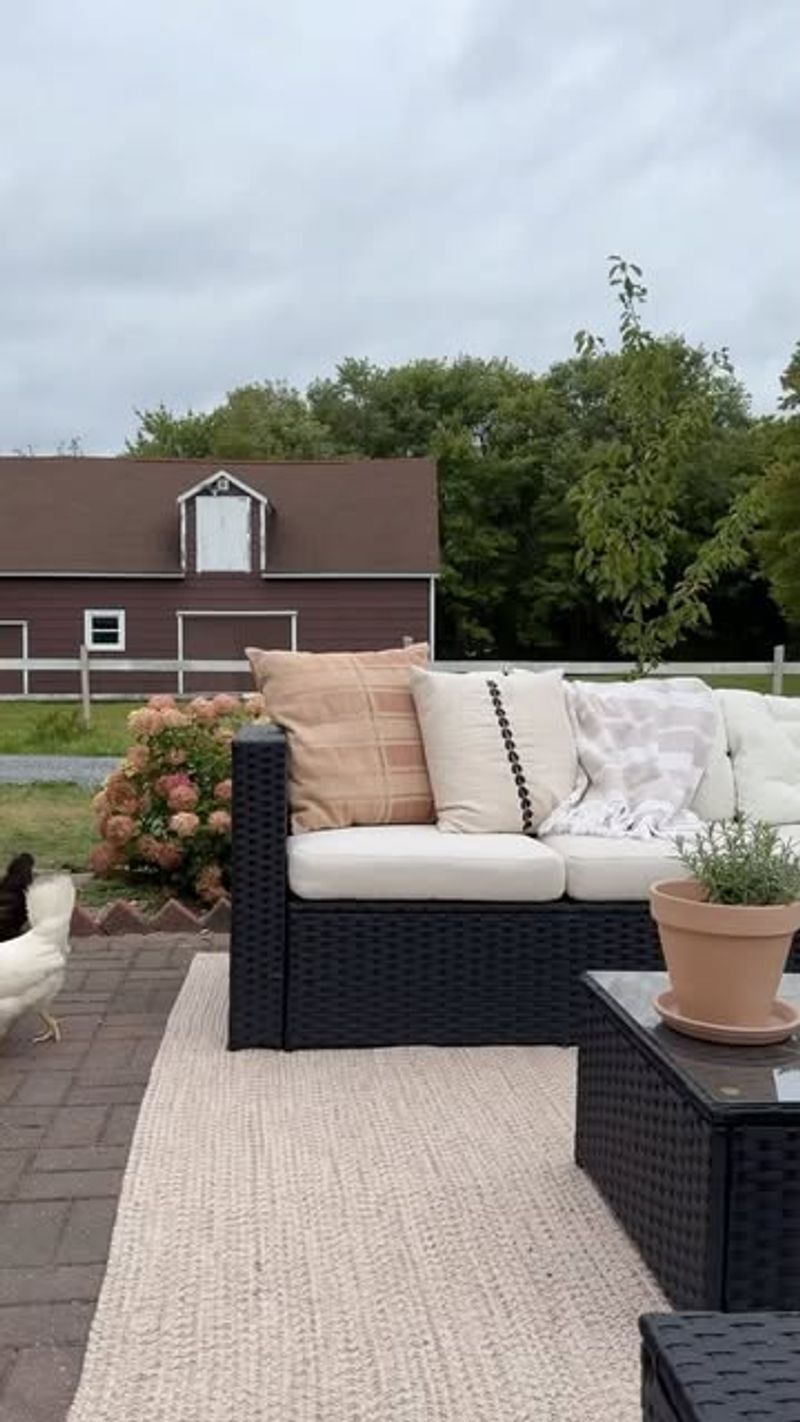 Decorate with Outdoor Rugs