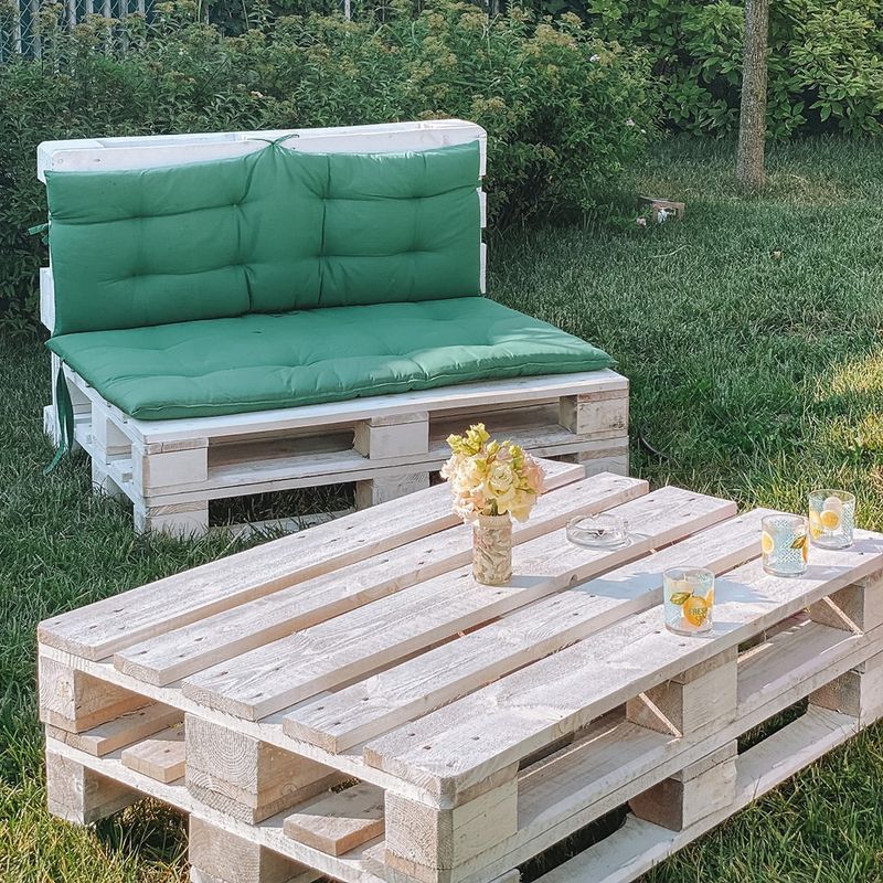 Repurpose Pallets for Furniture