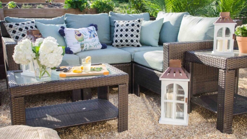 gravel dining area