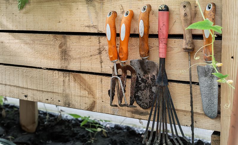 Cleaning Garden Tools