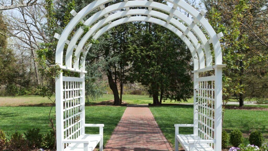 Trellised Bench Nooks