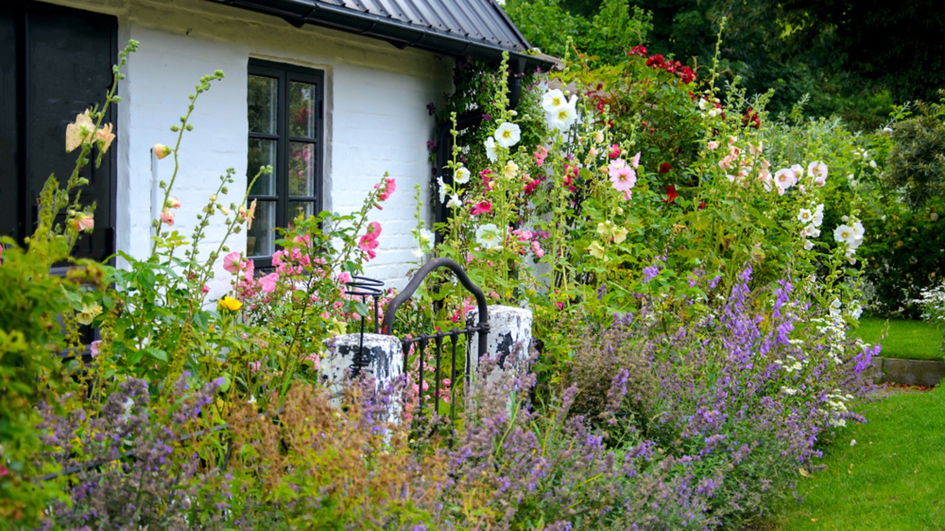 farmhouse garden