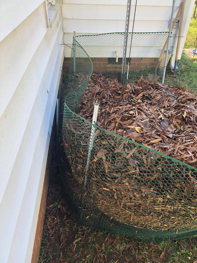 Keeping Compost Piles Uncontained