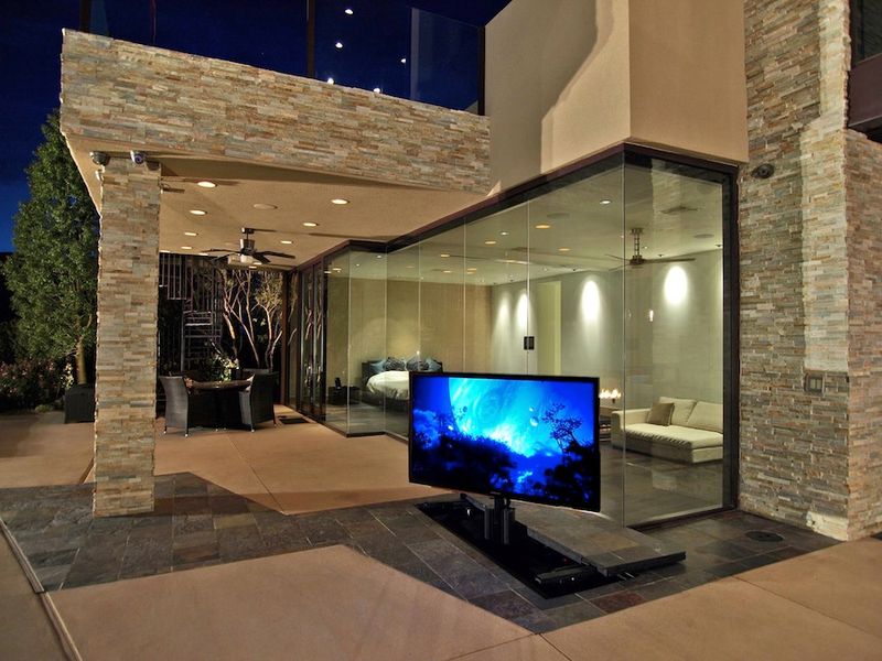 Outdoor Living Rooms With TVs