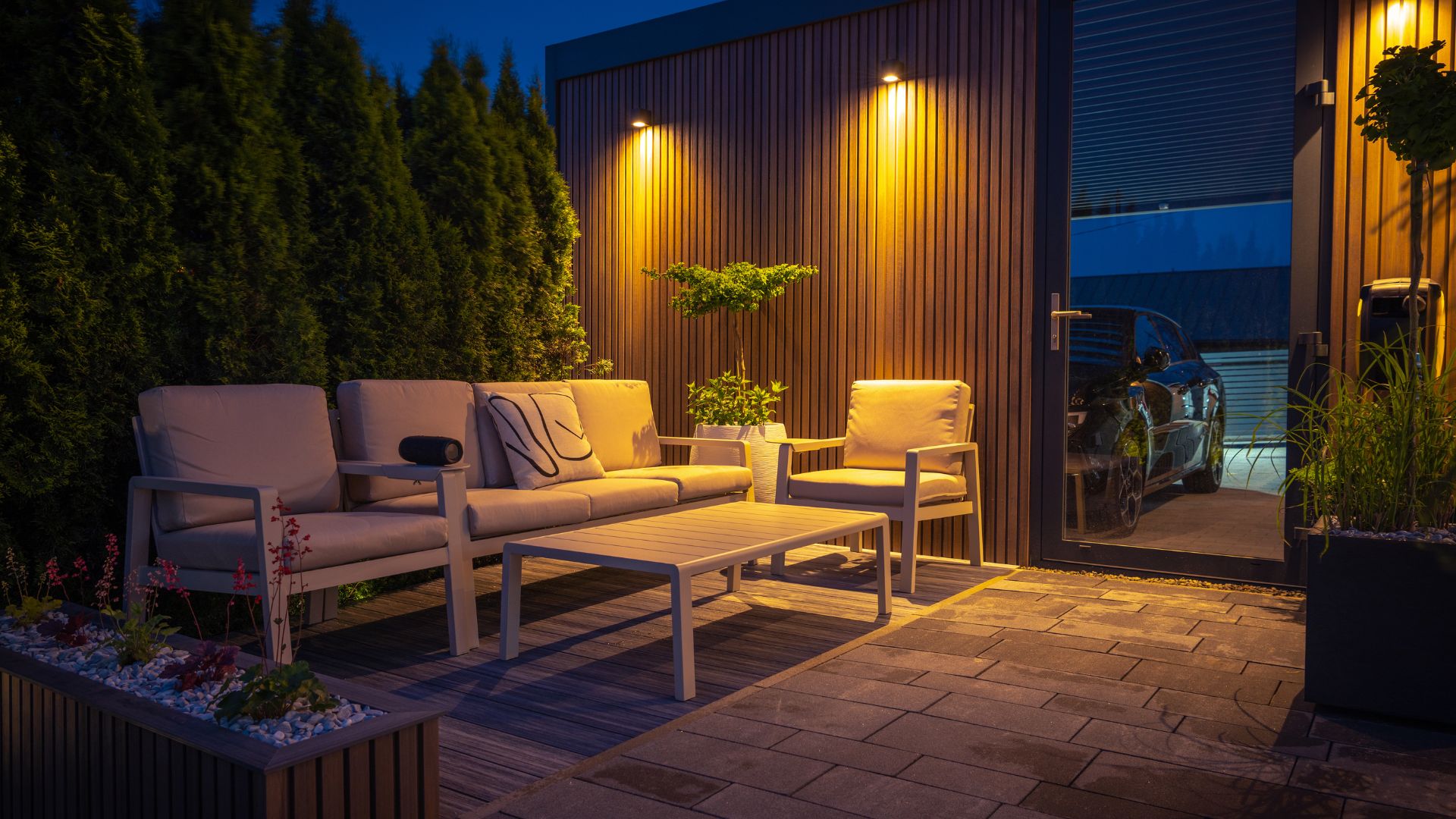 modern backyard