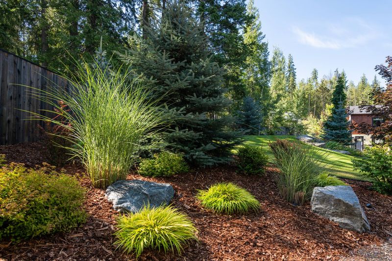 Decorative Mulch Beds