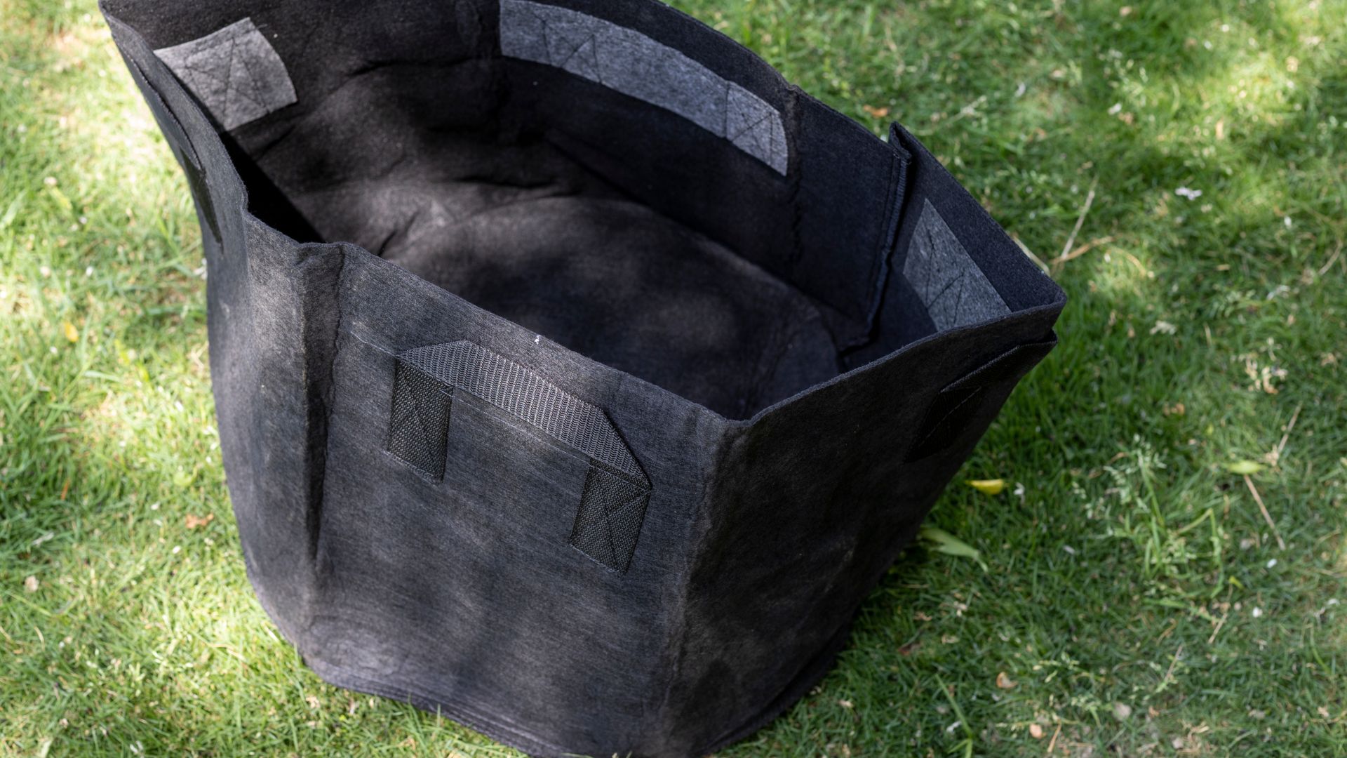 16 Simple Tips To Clean And Reuse Grow Bags In Your Garden (So They Last Season After Season)