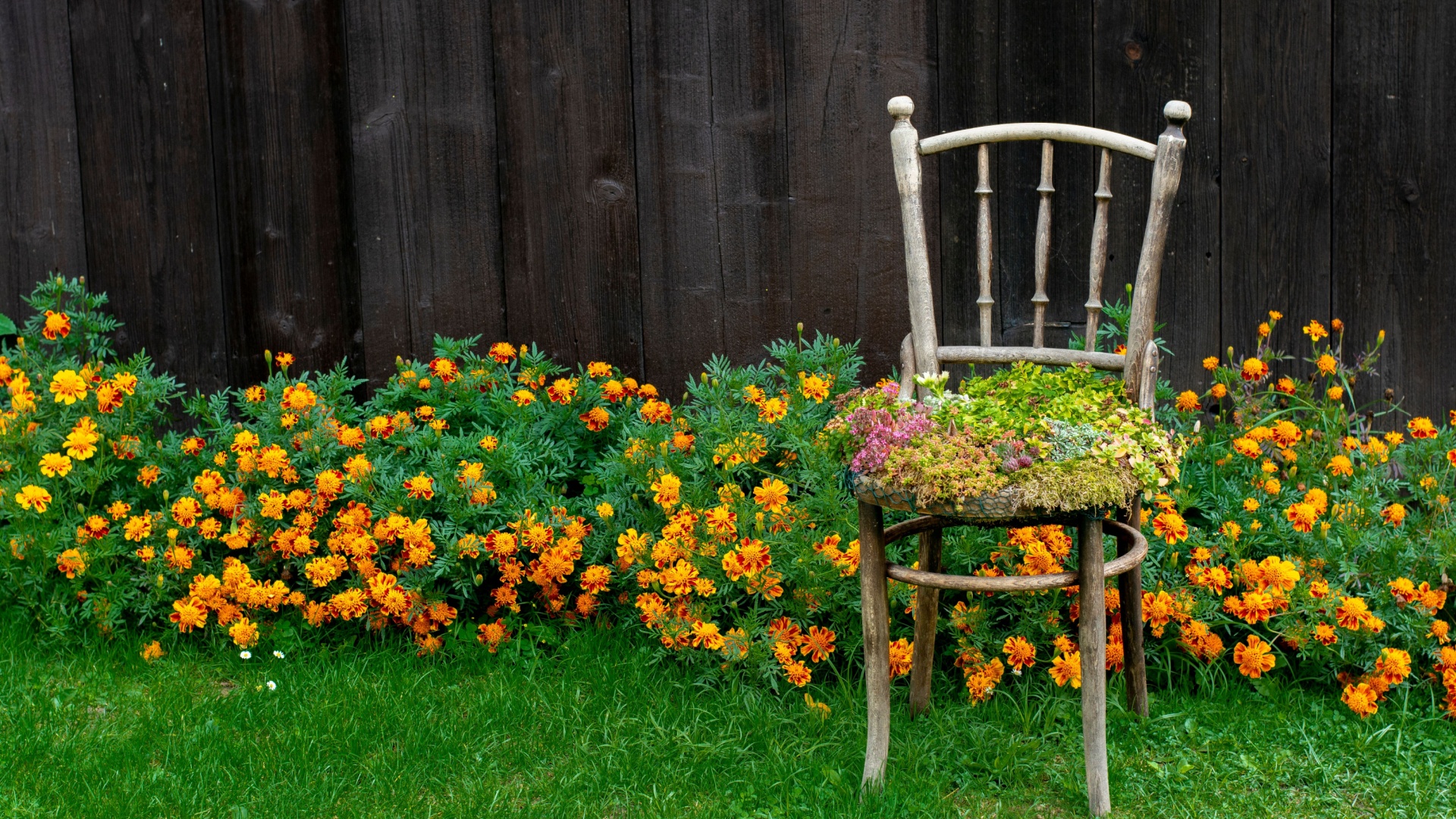 17 Brilliant Patio Furniture Makeovers You’ll Actually Want To Try