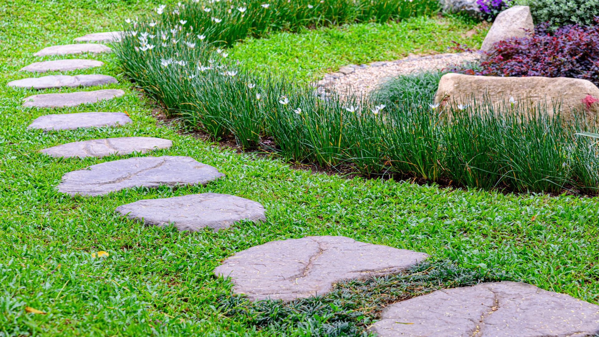 20 Budget Landscaping Hacks That Make Your Yard Look High-End