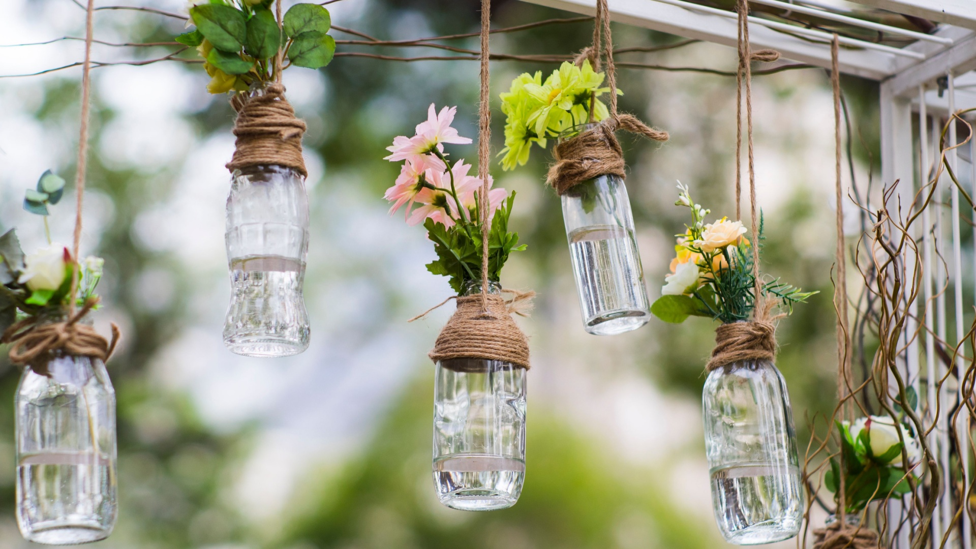 diy bottles with flowers