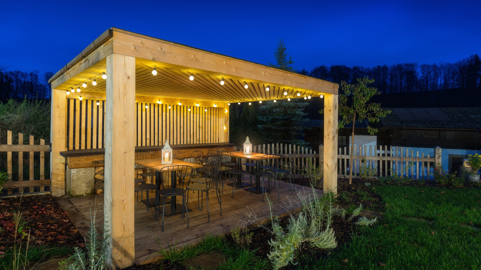 8 Items You Should Never Put On Your Porch (And What To Use Instead)