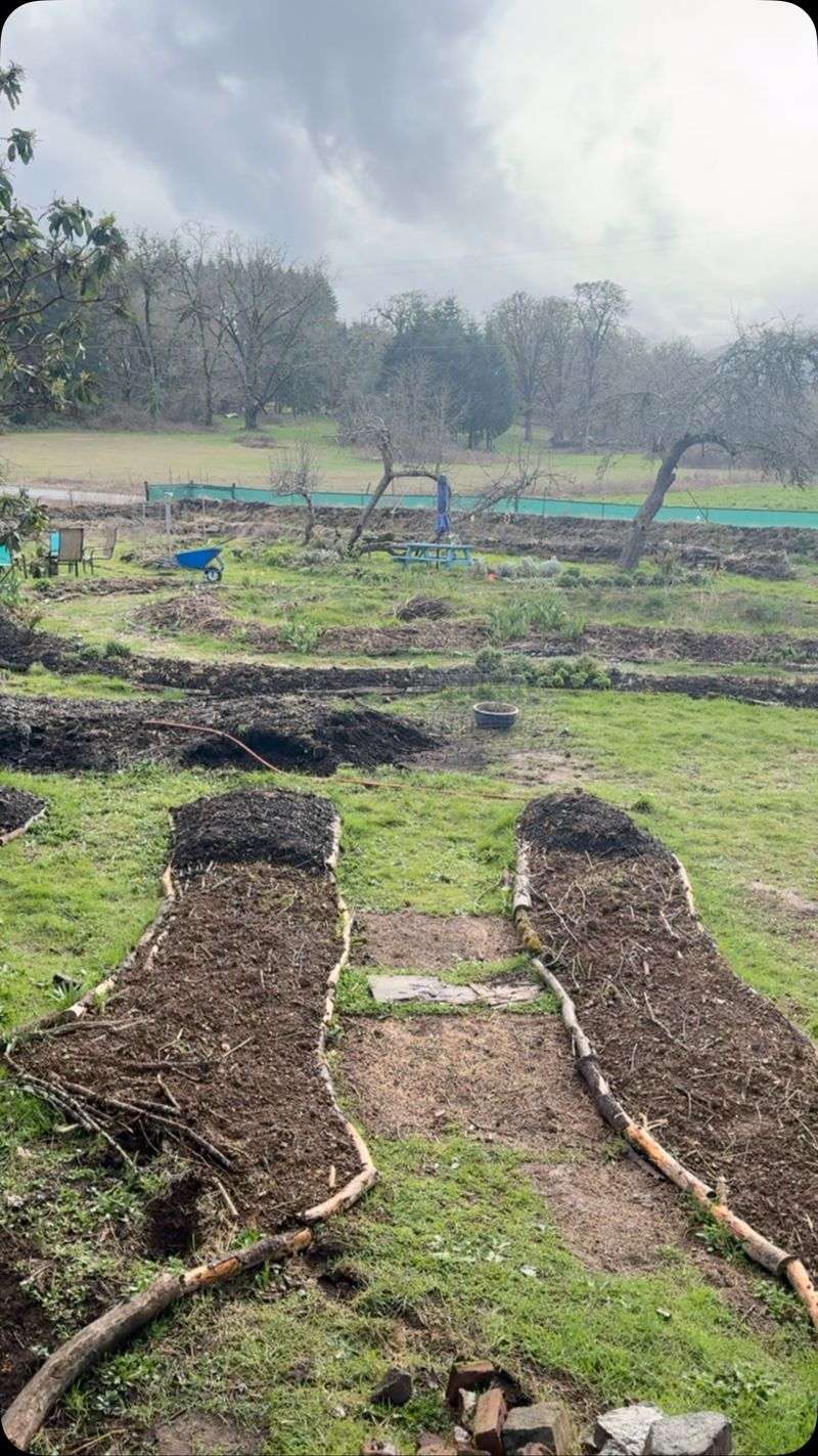 Build Hugelkultur Beds