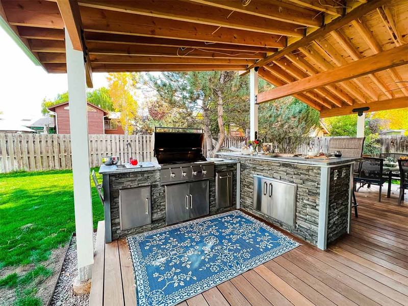 Outdoor Kitchens In Wrong Climates