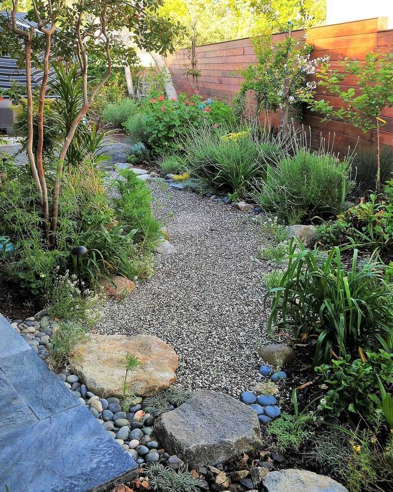Gravel Mulching (Jari-michi)