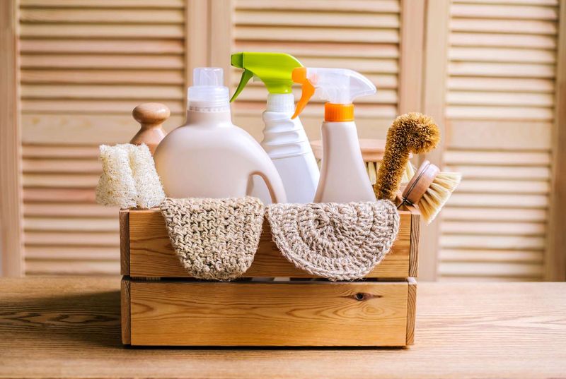 GIANT NO #4: Visible Cleaning Supplies