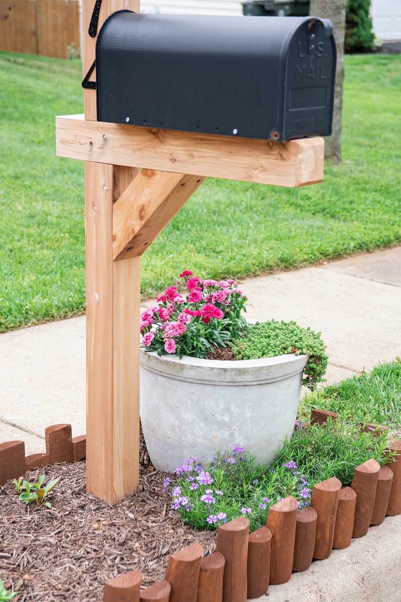Mailbox Seed Storage Station