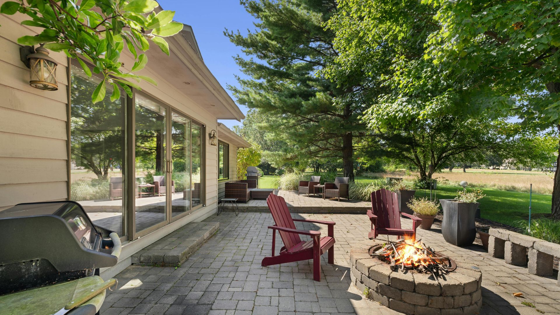 36 Low-Budget DIY Backyard Projects To Create A Stunning Outdoor Escape