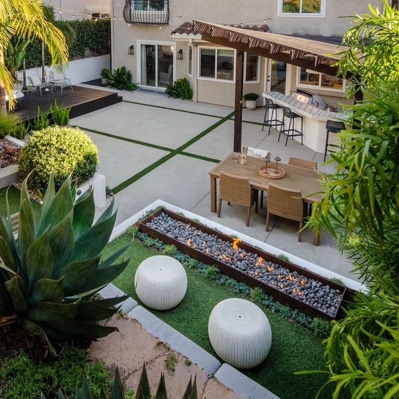 Modern Outdoor Living Space