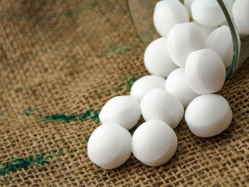 Mothballs Release Plant-Toxic Naphthalene